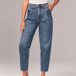 Abercrombie 80s Pleated Mom Jean